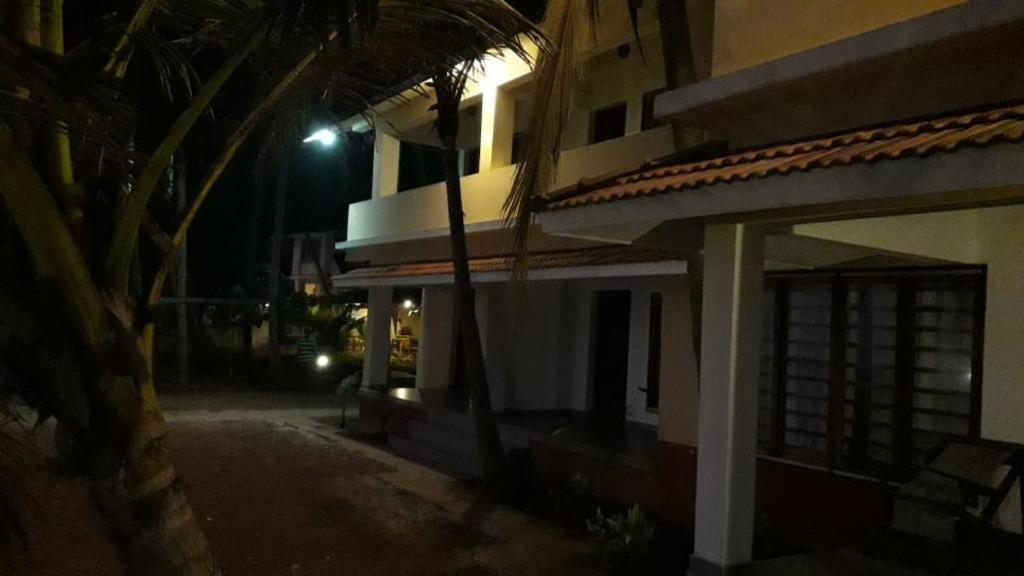 Kizhunna Rock Beach House كانور المظهر الخارجي الصورة