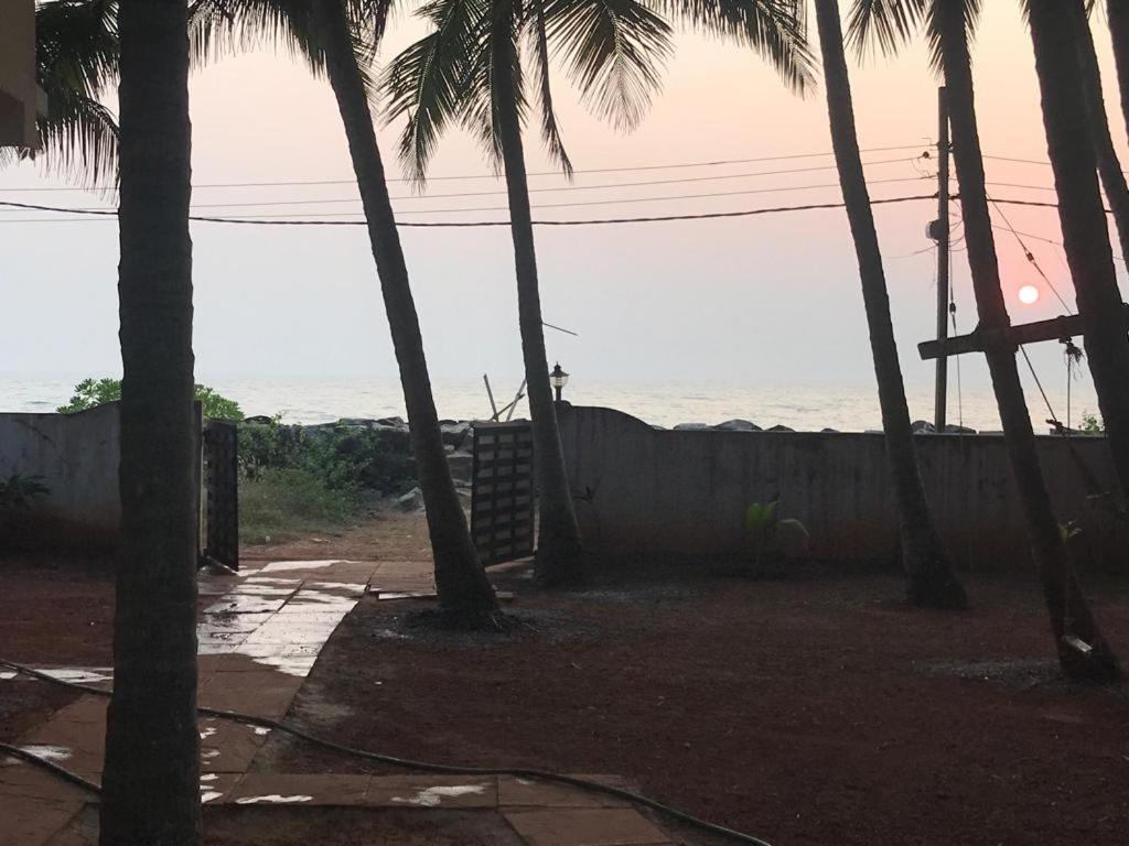 Kizhunna Rock Beach House كانور المظهر الخارجي الصورة